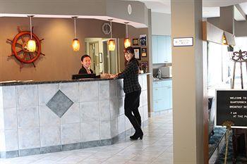 Quarterdeck Motel 4*